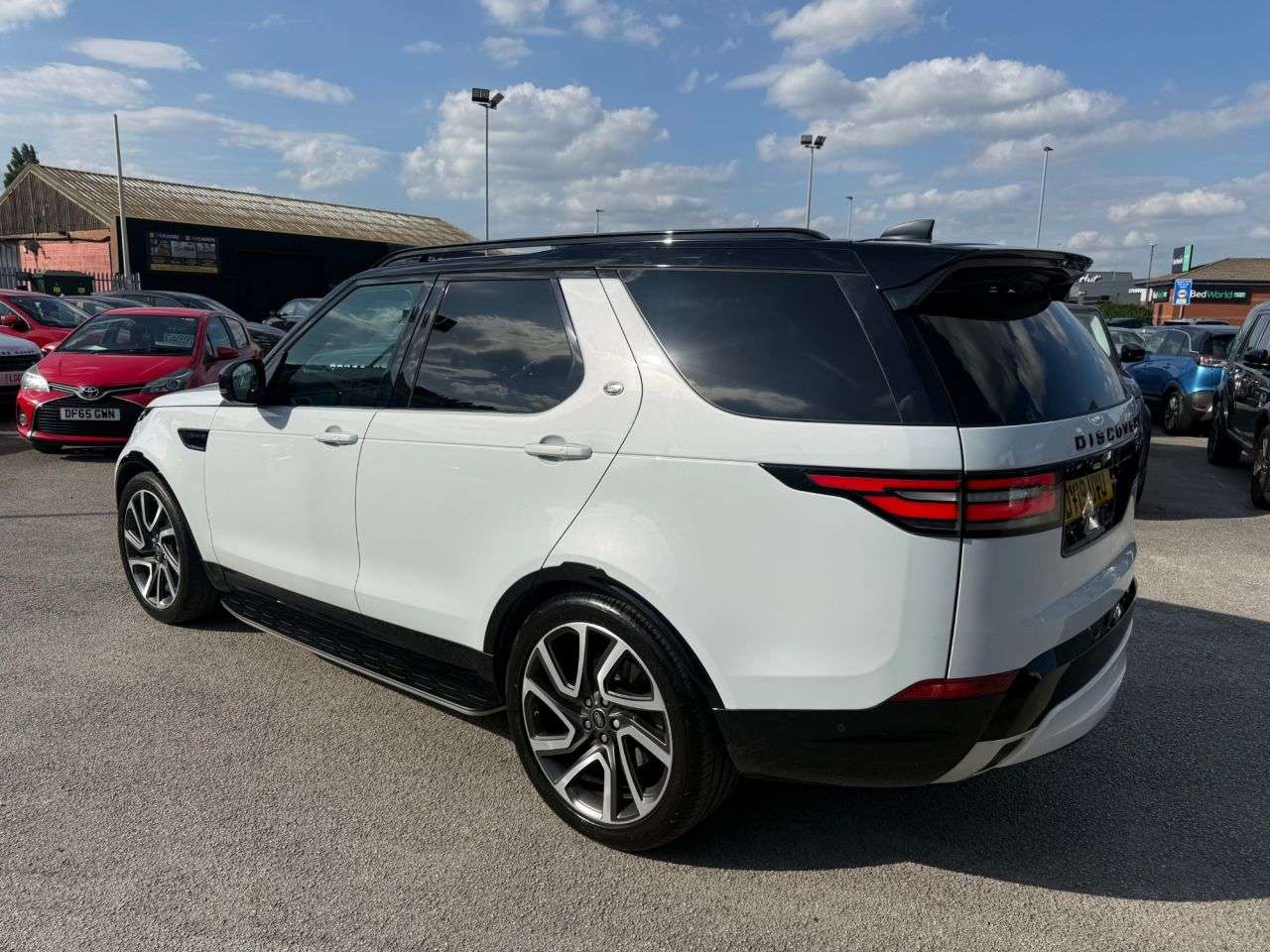 A 2019 LAND ROVER DISCOVERY 5 3.0 SD V6 HSE Luxury SUV 5dr Diesel Auto 4WD Euro 6-2 FORMER KEEPERS FINISH A 2019 LAND ROVER DISCOVERY 5 3.0 SD V6 HSE Luxury SUV 5dr Diesel Auto 4WD Euro 6-2 FORMER KEEPERS FINISH