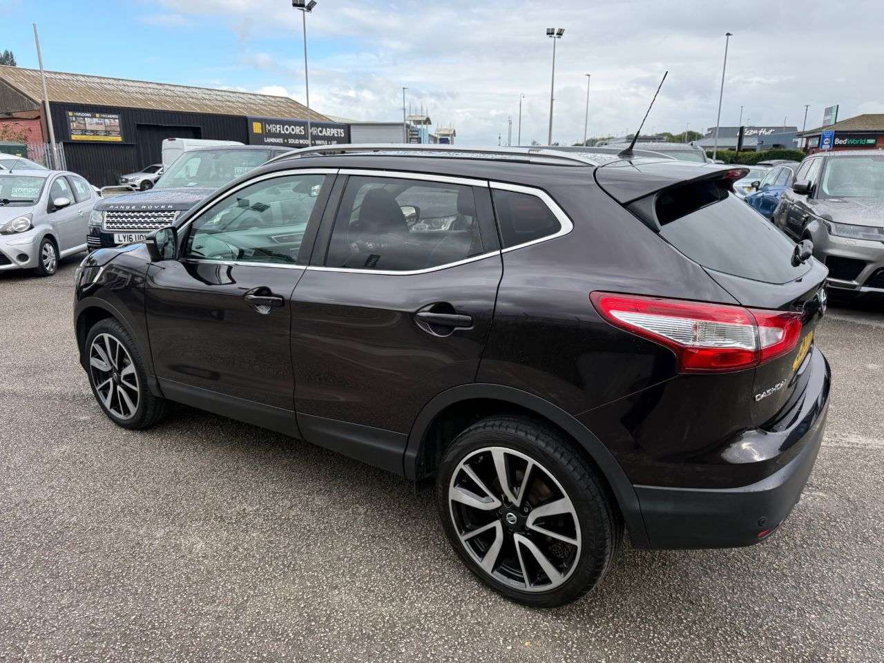 A 2014 NISSAN QASHQAI 1.5 dCi Tekna SUV 5dr Diesel Manual 2WD Euro 5-PANORAMIC GLASS ROOF-HEATED A 2014 NISSAN QASHQAI 1.5 dCi Tekna SUV 5dr Diesel Manual 2WD Euro 5-PANORAMIC GLASS ROOF-HEATED