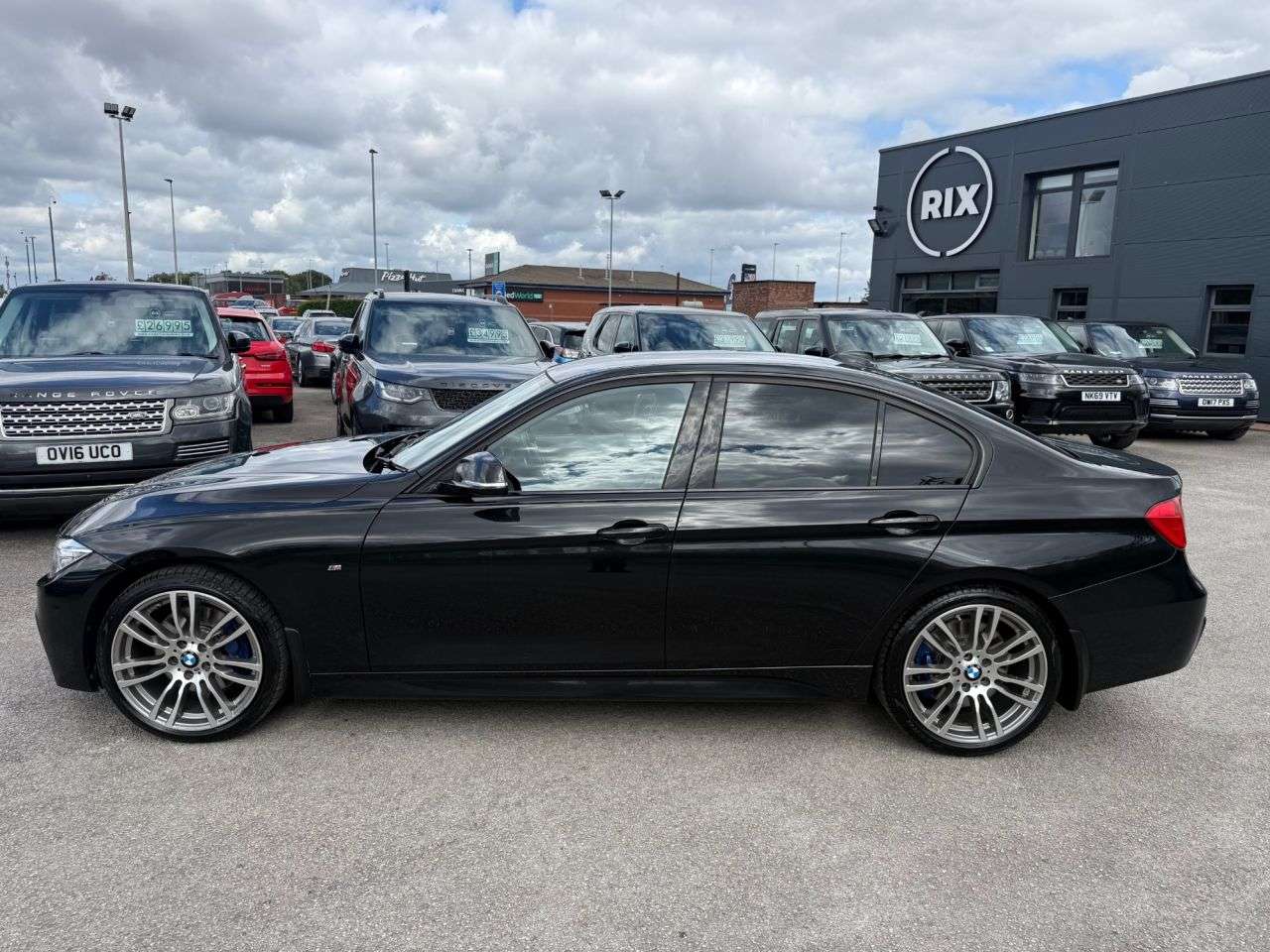A 2014 BMW 3 SERIES 2.0 320d M Sport Saloon 4dr Diesel Auto Euro 5 (s/s) (184 ps) 10 SERVICES-2 A 2014 BMW 3 SERIES 2.0 320d M Sport Saloon 4dr Diesel Auto Euro 5 (s/s) (184 ps) 10 SERVICES-2