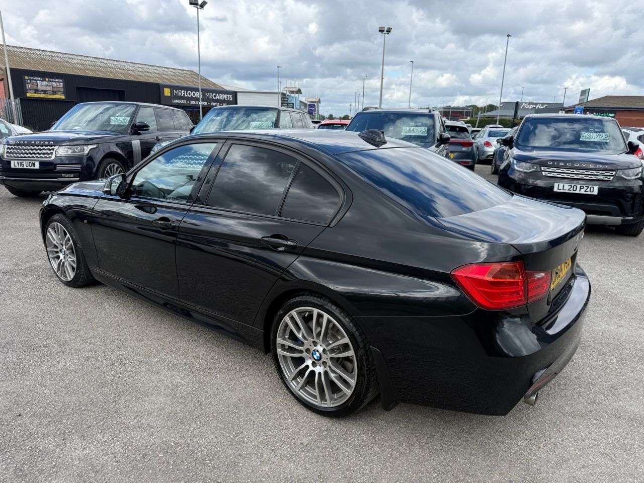 A 2014 BMW 3 SERIES 2.0 320d M Sport Saloon 4dr Diesel Auto Euro 5 (s/s) (184 ps) 10 SERVICES-2 A 2014 BMW 3 SERIES 2.0 320d M Sport Saloon 4dr Diesel Auto Euro 5 (s/s) (184 ps) 10 SERVICES-2