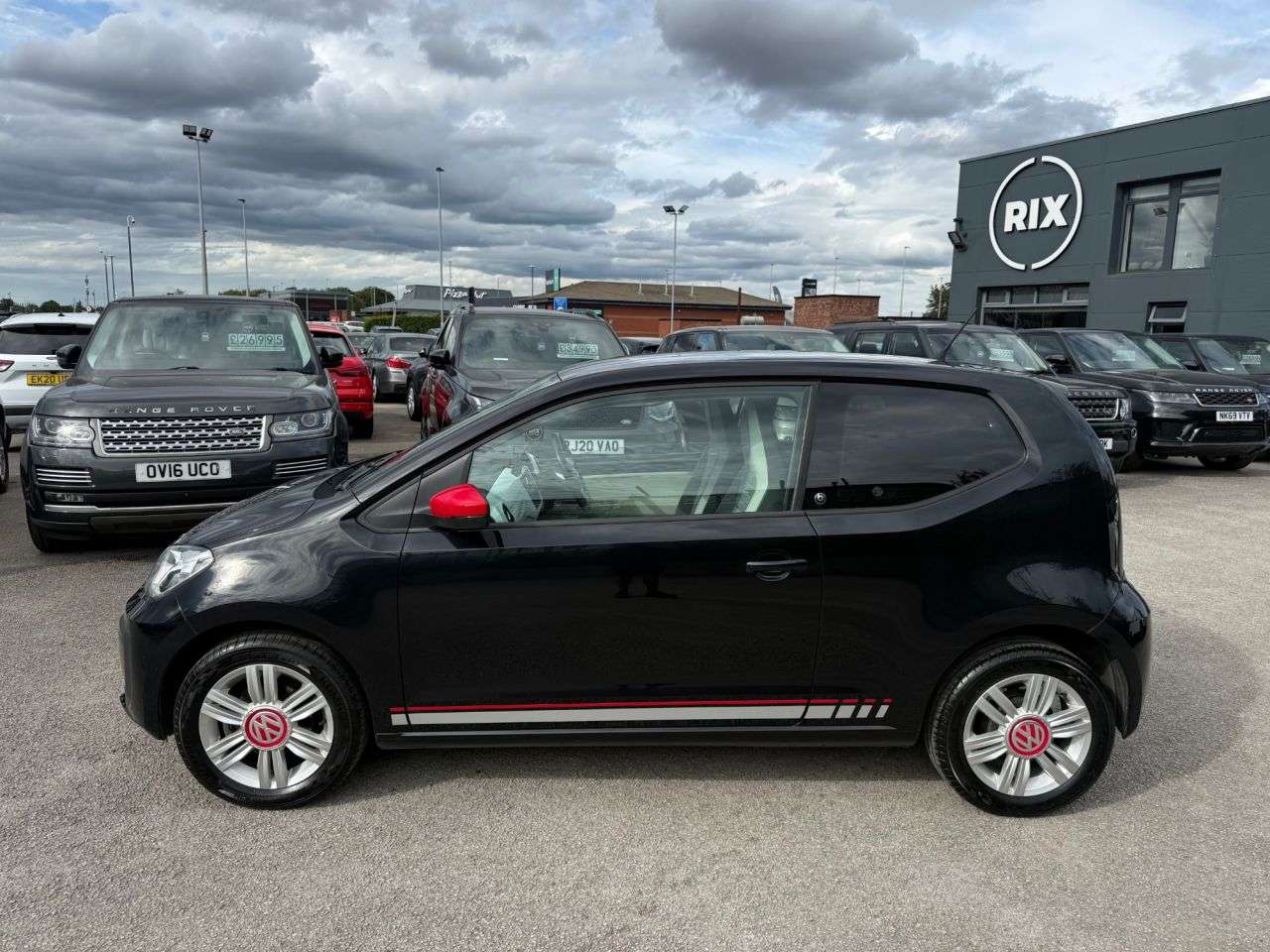 A 2017 VOLKSWAGEN UP! 1.0 up! beats Hatchback 3dr Petrol Manual Euro 6 (75 ps) A 2017 VOLKSWAGEN UP! 1.0 up! beats Hatchback 3dr Petrol Manual Euro 6 (75 ps)