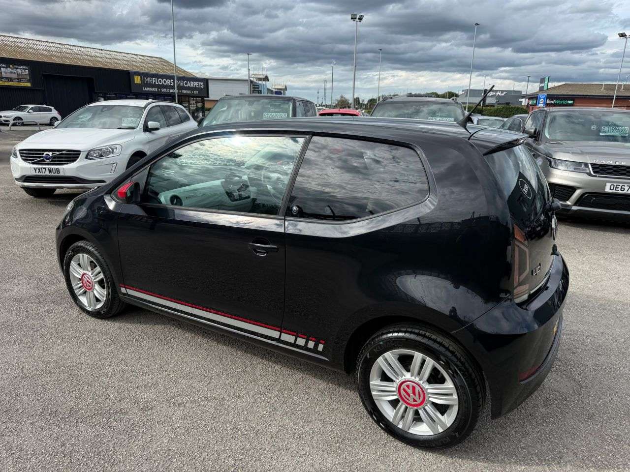 A 2017 VOLKSWAGEN UP! 1.0 up! beats Hatchback 3dr Petrol Manual Euro 6 (75 ps) A 2017 VOLKSWAGEN UP! 1.0 up! beats Hatchback 3dr Petrol Manual Euro 6 (75 ps)
