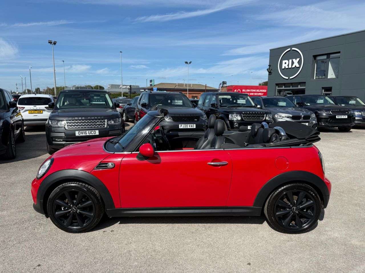 A 2013 MINI CONVERTIBLE 1.6 Cooper Convertible 2dr Petrol Manual Euro 5 (s/s) (122 ps)1 FORMER KEEP A 2013 MINI CONVERTIBLE 1.6 Cooper Convertible 2dr Petrol Manual Euro 5 (s/s) (122 ps)1 FORMER KEEP