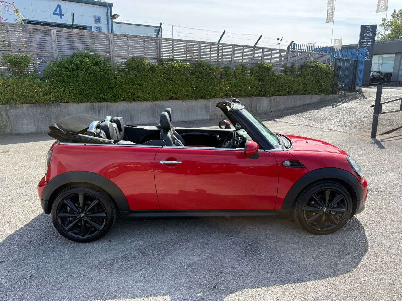 2013 MINI CONVERTIBLE 2013 MINI CONVERTIBLE