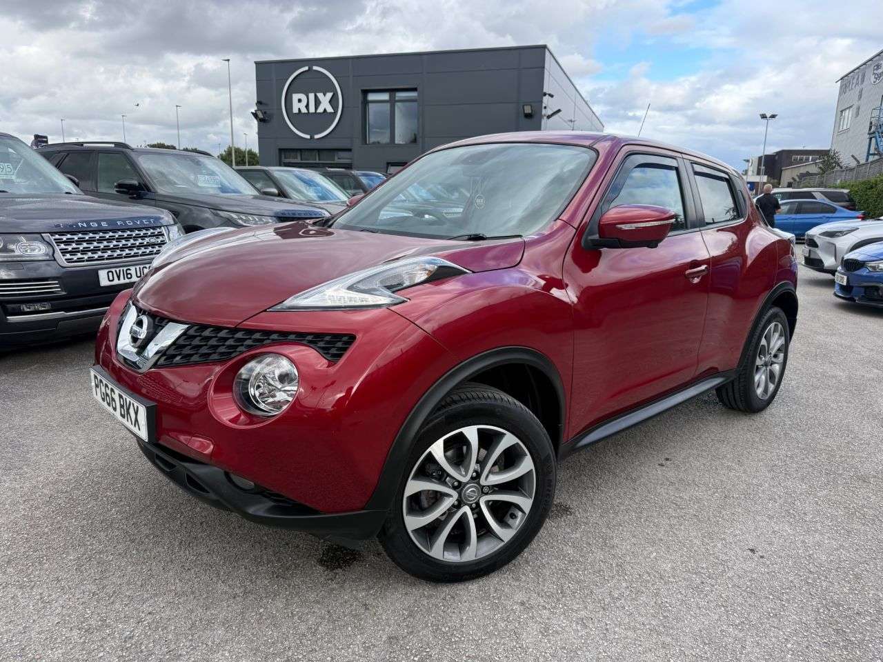 A 2017 NISSAN JUKE 1.6 Tekna SUV 5dr Petrol XTRON Euro 6-2 OWNER FROM NEW GREAT LOW MILEAGE AU A 2017 NISSAN JUKE 1.6 Tekna SUV 5dr Petrol XTRON Euro 6-2 OWNER FROM NEW GREAT LOW MILEAGE AU
