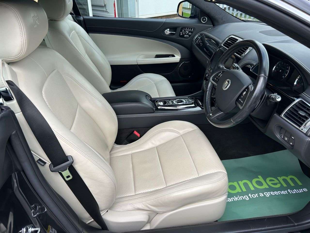 2012 JAGUAR XKR 2012 JAGUAR XKR
