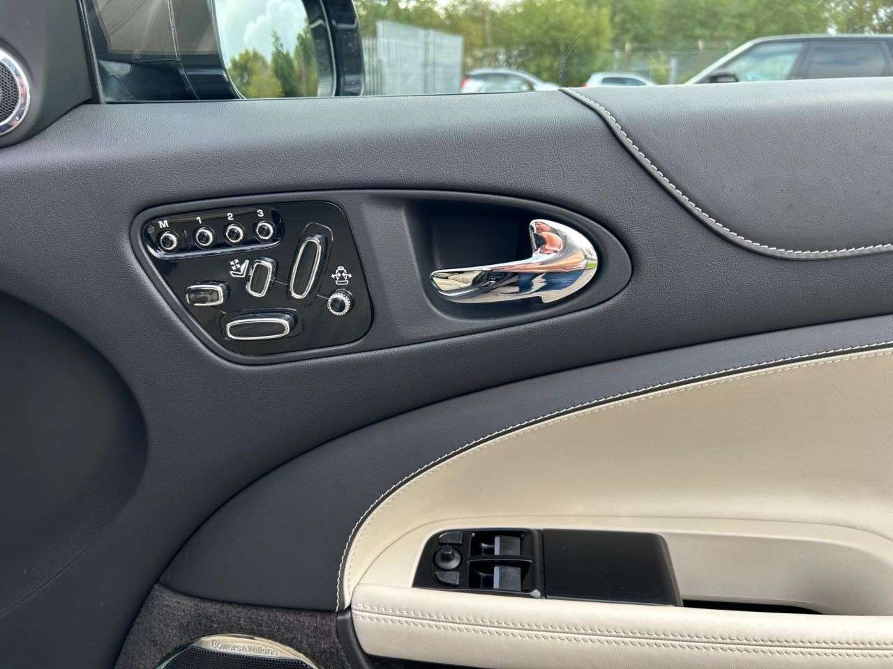 2012 JAGUAR XKR 2012 JAGUAR XKR