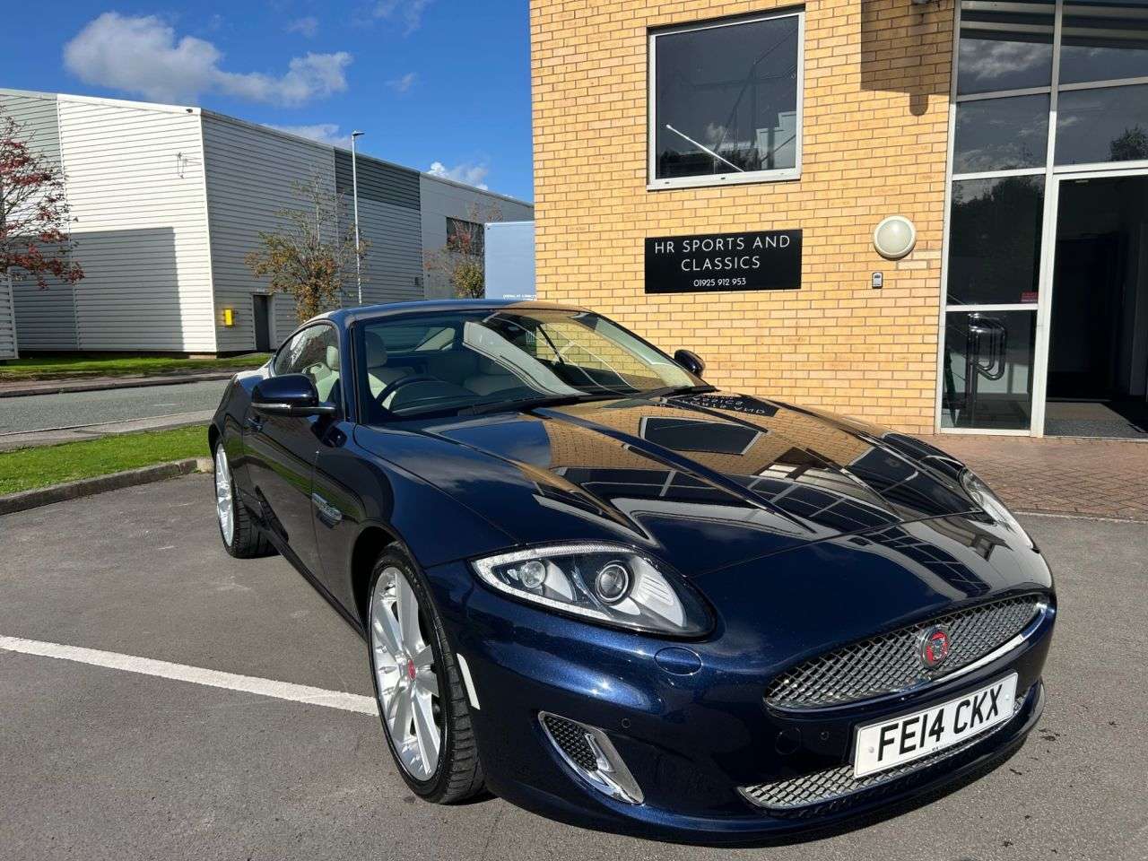 A 2014 JAGUAR XK 5.0 V8 Signature Coupe 2dr Petrol Auto Euro 5 (385 ps)-Great Example-Finish A 2014 JAGUAR XK 5.0 V8 Signature Coupe 2dr Petrol Auto Euro 5 (385 ps)-Great Example-Finish