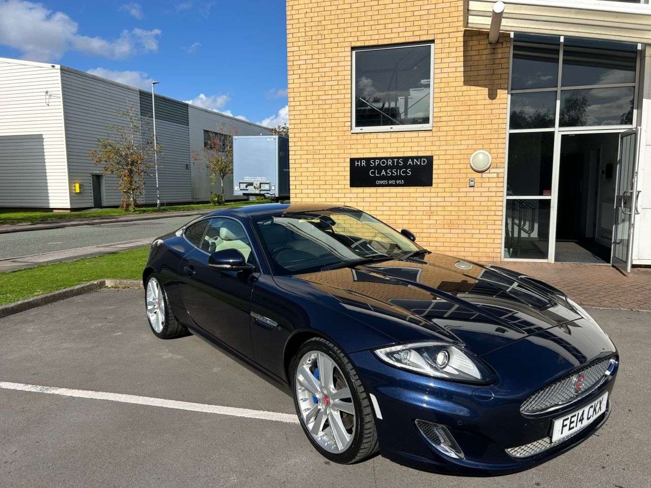 A 2014 JAGUAR XK 5.0 V8 Signature Coupe 2dr Petrol Auto Euro 5 (385 ps)-Great Example-Finish A 2014 JAGUAR XK 5.0 V8 Signature Coupe 2dr Petrol Auto Euro 5 (385 ps)-Great Example-Finish