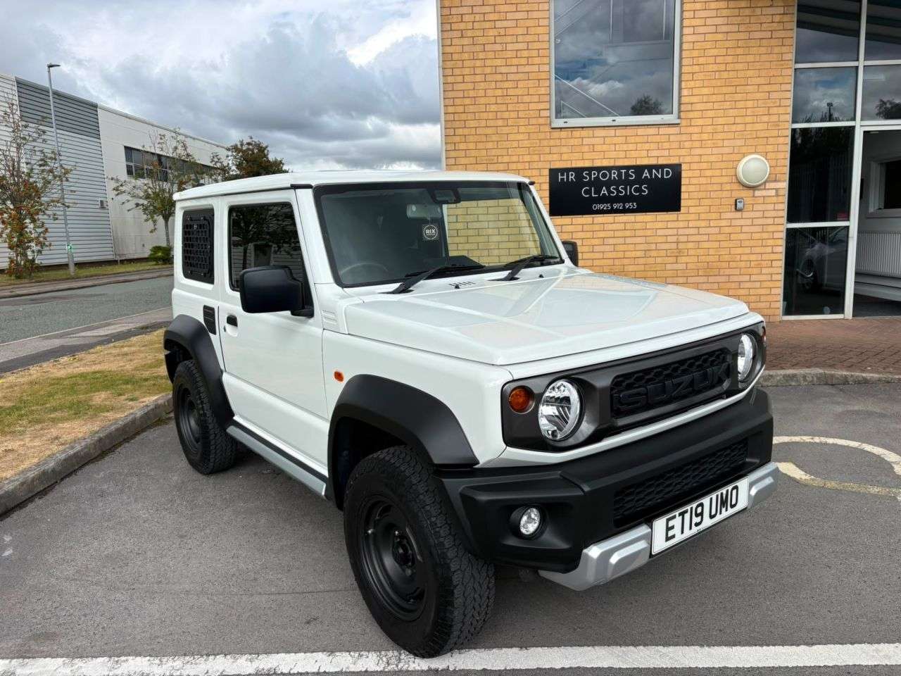 A 2019 SUZUKI JIMNY 1.5 SZ4 SUV 3dr Petrol Manual ALLGRIP Euro 6 (101 ps) A 2019 SUZUKI JIMNY 1.5 SZ4 SUV 3dr Petrol Manual ALLGRIP Euro 6 (101 ps)