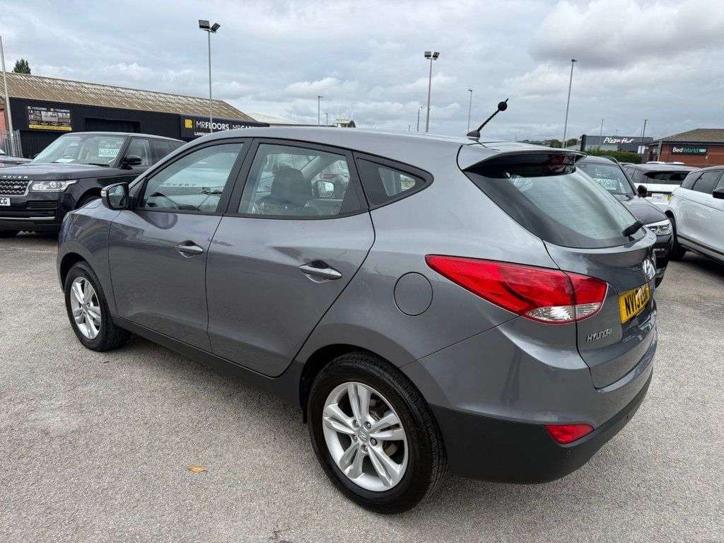 A 2013 HYUNDAI IX35 1.7 CRDi Style SUV 5dr Diesel Manual Euro 5 (s/s) (115 ps) A 2013 HYUNDAI IX35 1.7 CRDi Style SUV 5dr Diesel Manual Euro 5 (s/s) (115 ps)