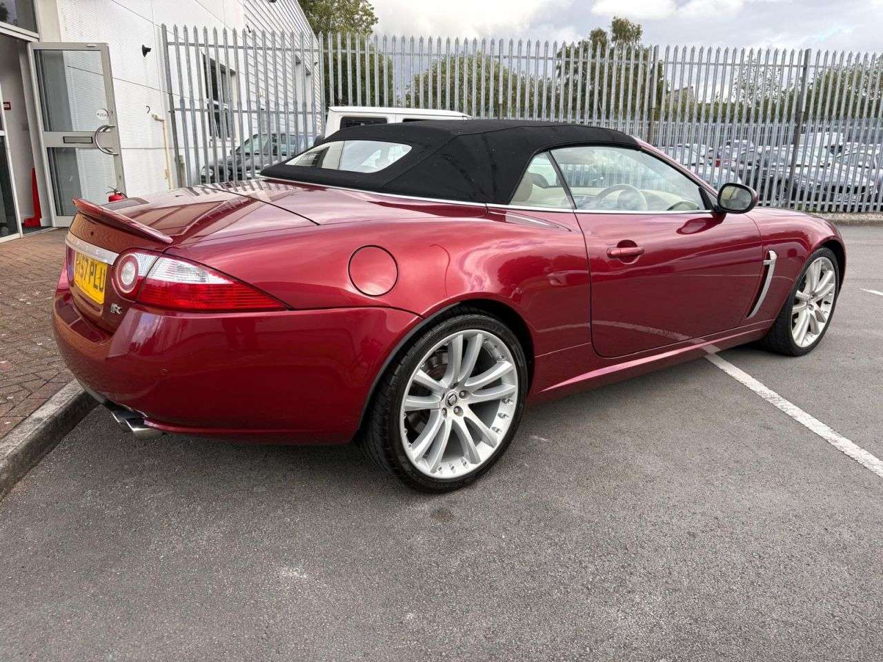 A 2007 JAGUAR XKR 4.2 V8 Convertible 2dr Petrol Auto Euro 4 (420 ps)- 3 Former Keepers-Last K A 2007 JAGUAR XKR 4.2 V8 Convertible 2dr Petrol Auto Euro 4 (420 ps)- 3 Former Keepers-Last K