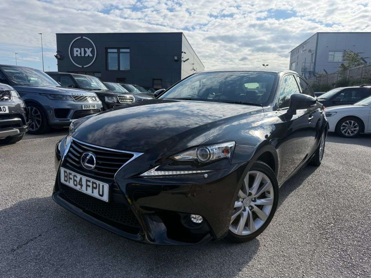A 2014 LEXUS IS 2.5 300h Executive Edition Saloon 4dr Petrol Hybrid E-CVT Euro 5 (s/s) (223 A 2014 LEXUS IS 2.5 300h Executive Edition Saloon 4dr Petrol Hybrid E-CVT Euro 5 (s/s) (223