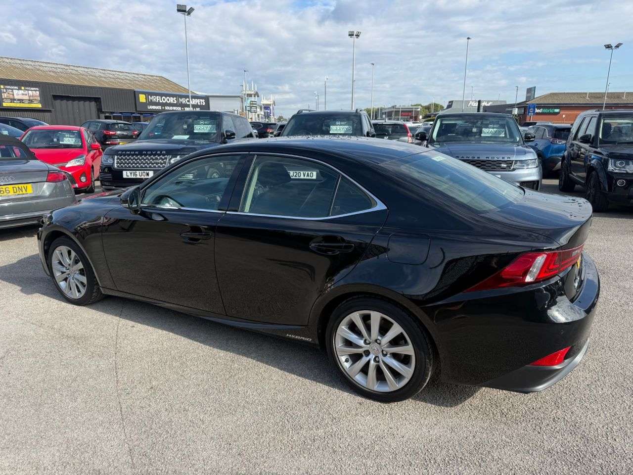 A 2014 LEXUS IS 2.5 300h Executive Edition Saloon 4dr Petrol Hybrid E-CVT Euro 5 (s/s) (223 A 2014 LEXUS IS 2.5 300h Executive Edition Saloon 4dr Petrol Hybrid E-CVT Euro 5 (s/s) (223
