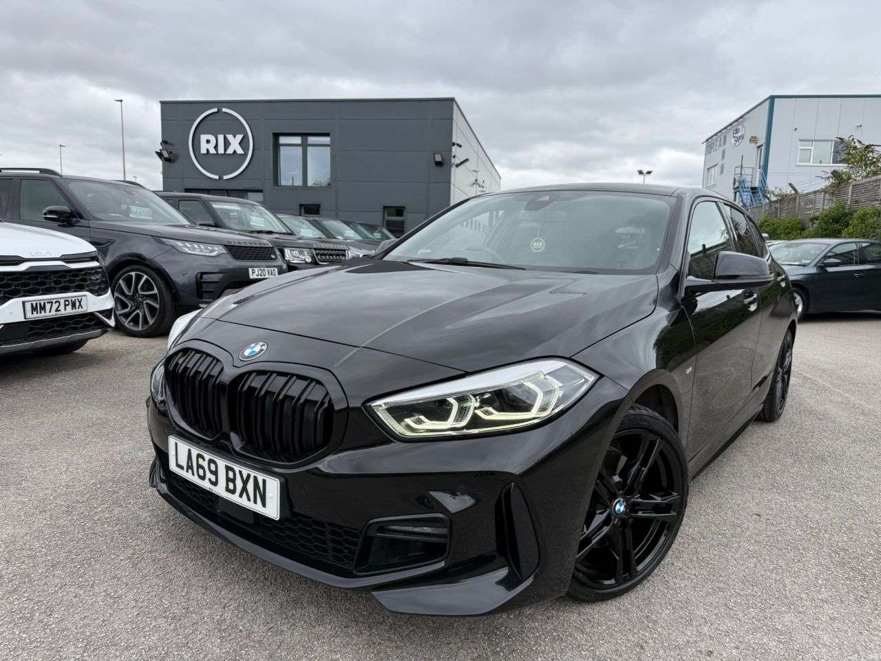 A 2020 BMW 1 SERIES 1.5 118i M Sport Hatchback 5dr Petrol DCT Euro 6-FINISHED IN BLACK SAPPHIRE A 2020 BMW 1 SERIES 1.5 118i M Sport Hatchback 5dr Petrol DCT Euro 6-FINISHED IN BLACK SAPPHIRE