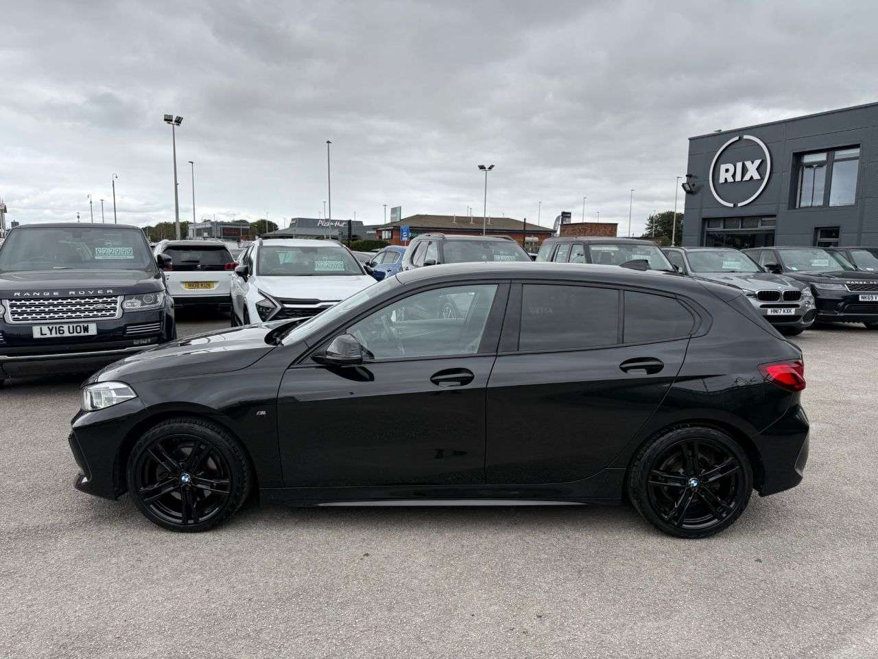 A 2020 BMW 1 SERIES 1.5 118i M Sport Hatchback 5dr Petrol DCT Euro 6-FINISHED IN BLACK SAPPHIRE A 2020 BMW 1 SERIES 1.5 118i M Sport Hatchback 5dr Petrol DCT Euro 6-FINISHED IN BLACK SAPPHIRE