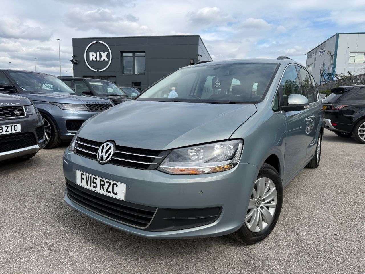 A 2015 VOLKSWAGEN SHARAN 2.0 TDI BlueMotion Tech SE MPV 5dr Diesel Manual Euro 5 (s/s) (140 ps) 7 SE A 2015 VOLKSWAGEN SHARAN 2.0 TDI BlueMotion Tech SE MPV 5dr Diesel Manual Euro 5 (s/s) (140 ps) 7 SE