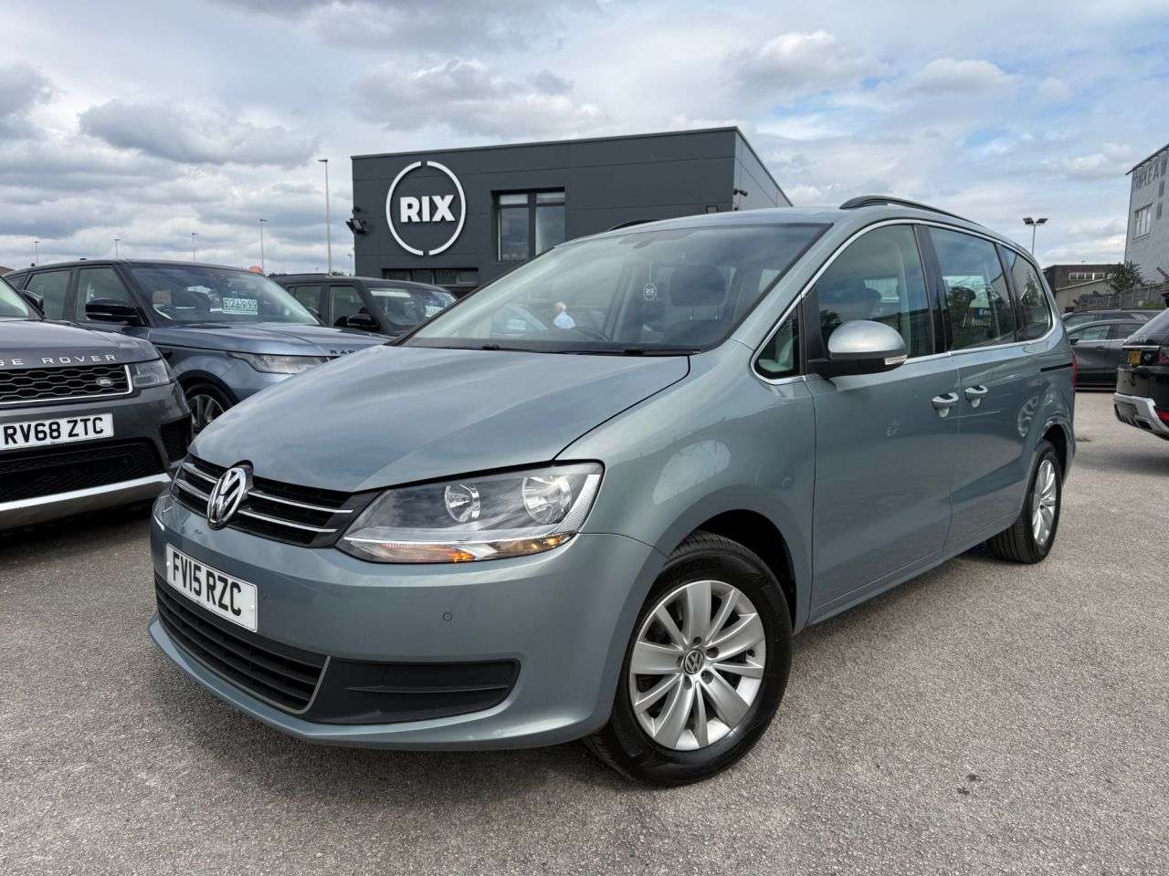 A 2015 VOLKSWAGEN SHARAN 2.0 TDI BlueMotion Tech SE MPV 5dr Diesel Manual Euro 5 (s/s) (140 ps) 7 SE A 2015 VOLKSWAGEN SHARAN 2.0 TDI BlueMotion Tech SE MPV 5dr Diesel Manual Euro 5 (s/s) (140 ps) 7 SE