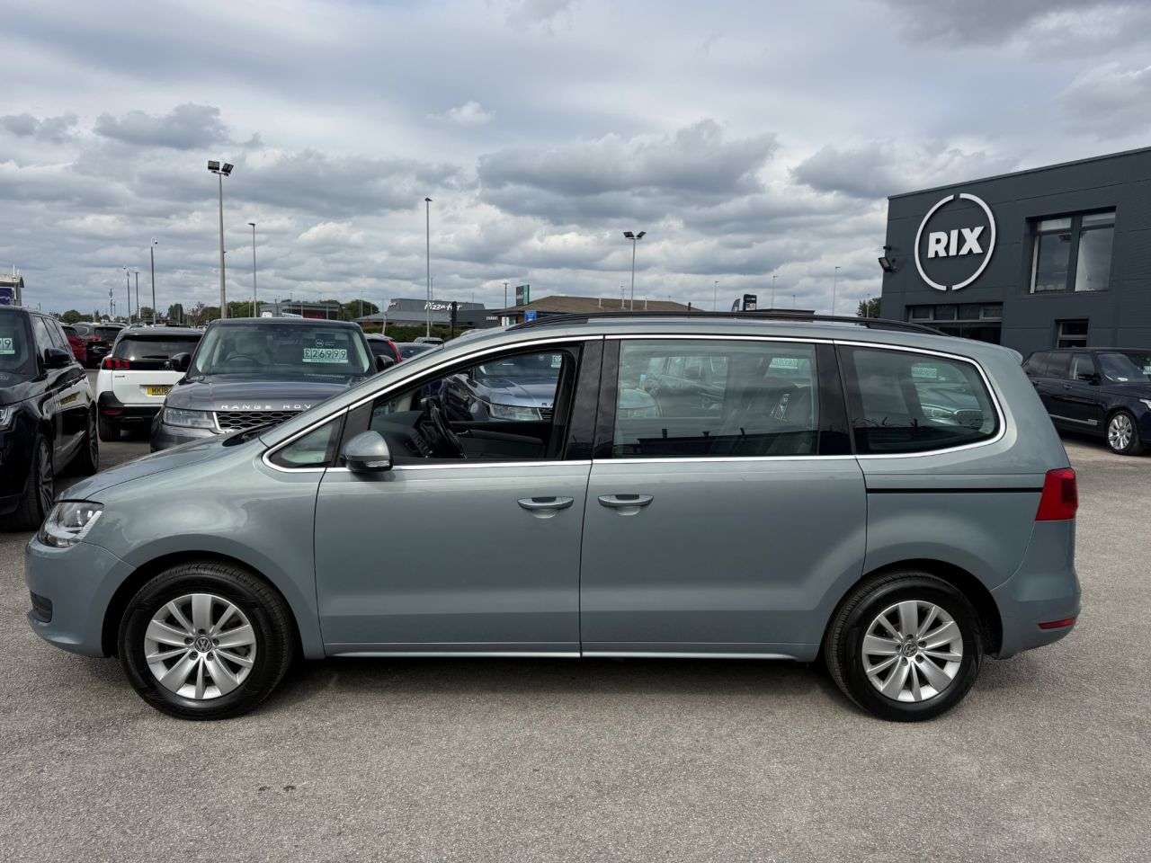 A 2015 VOLKSWAGEN SHARAN 2.0 TDI BlueMotion Tech SE MPV 5dr Diesel Manual Euro 5 (s/s) (140 ps) 7 SE A 2015 VOLKSWAGEN SHARAN 2.0 TDI BlueMotion Tech SE MPV 5dr Diesel Manual Euro 5 (s/s) (140 ps) 7 SE