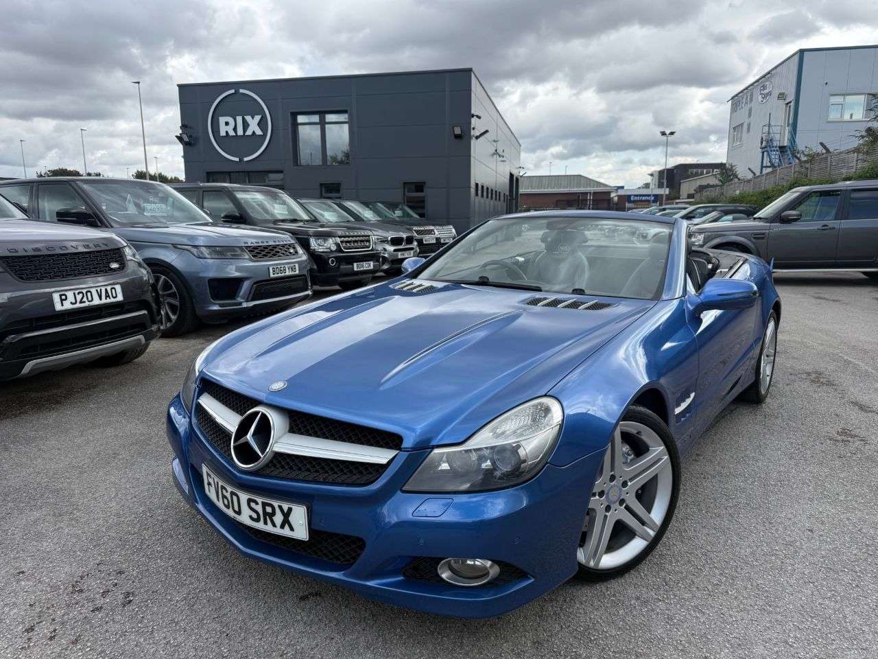A 2010 MERCEDES-BENZ SL CLASS 3.0 SL300 Convertible 2dr Petrol 7G-Tronic-14 SERVICE STAMPS FINISHE DIN MA A 2010 MERCEDES-BENZ SL CLASS 3.0 SL300 Convertible 2dr Petrol 7G-Tronic-14 SERVICE STAMPS FINISHE DIN MA