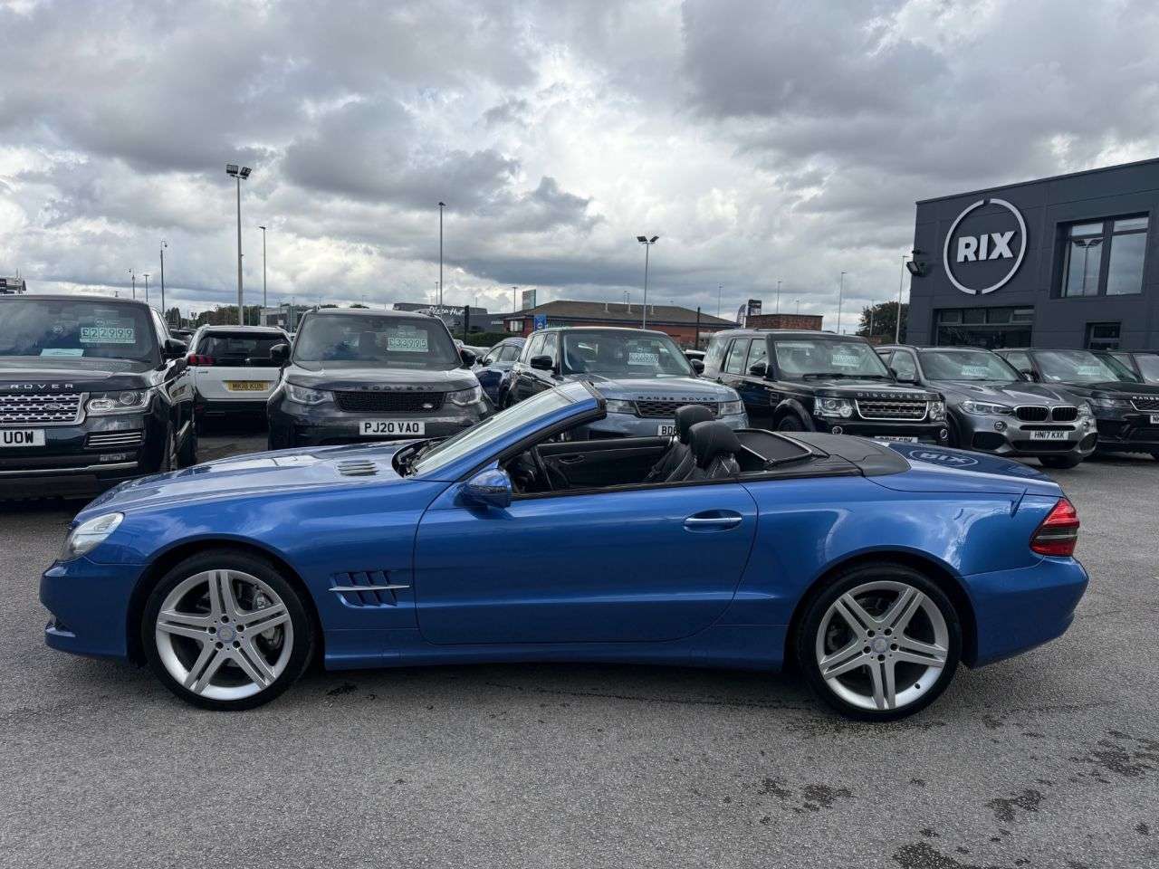 A 2010 MERCEDES-BENZ SL CLASS 3.0 SL300 Convertible 2dr Petrol 7G-Tronic-14 SERVICE STAMPS FINISHE DIN MA A 2010 MERCEDES-BENZ SL CLASS 3.0 SL300 Convertible 2dr Petrol 7G-Tronic-14 SERVICE STAMPS FINISHE DIN MA