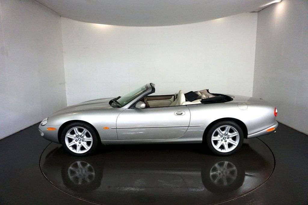 A 1998 JAGUAR XK8 4.0 Convertible 2dr Petrol Automatic (284 g/km, 290 bhp)-FANTASTIC LOW MILE A 1998 JAGUAR XK8 4.0 Convertible 2dr Petrol Automatic (284 g/km, 290 bhp)-FANTASTIC LOW MILE