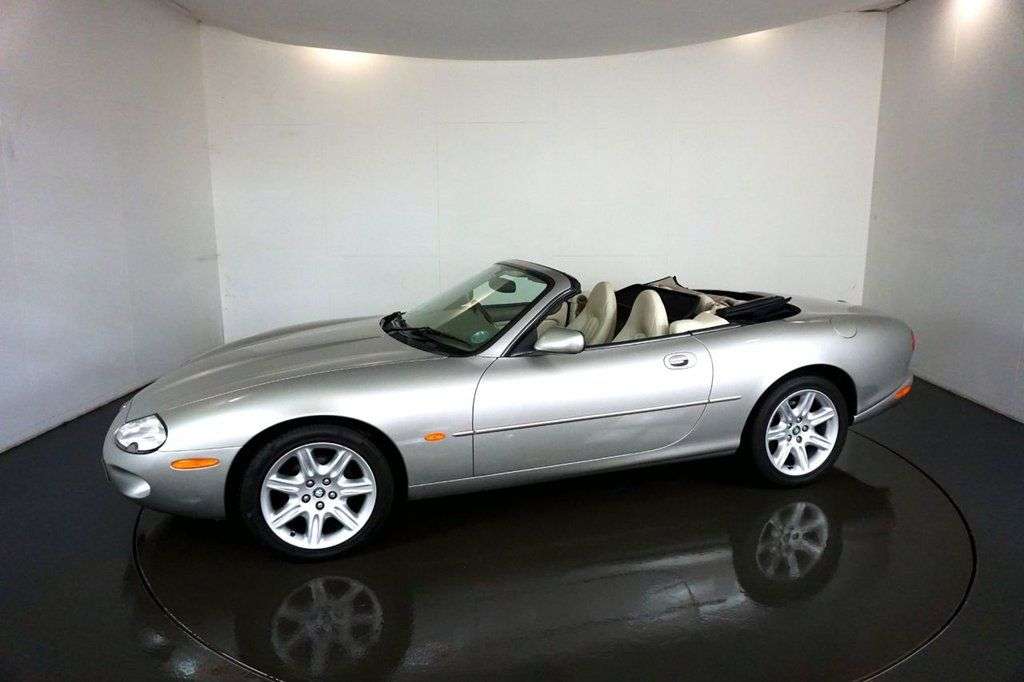 A 1998 JAGUAR XK8 4.0 Convertible 2dr Petrol Automatic (284 g/km, 290 bhp)-FANTASTIC LOW MILE A 1998 JAGUAR XK8 4.0 Convertible 2dr Petrol Automatic (284 g/km, 290 bhp)-FANTASTIC LOW MILE