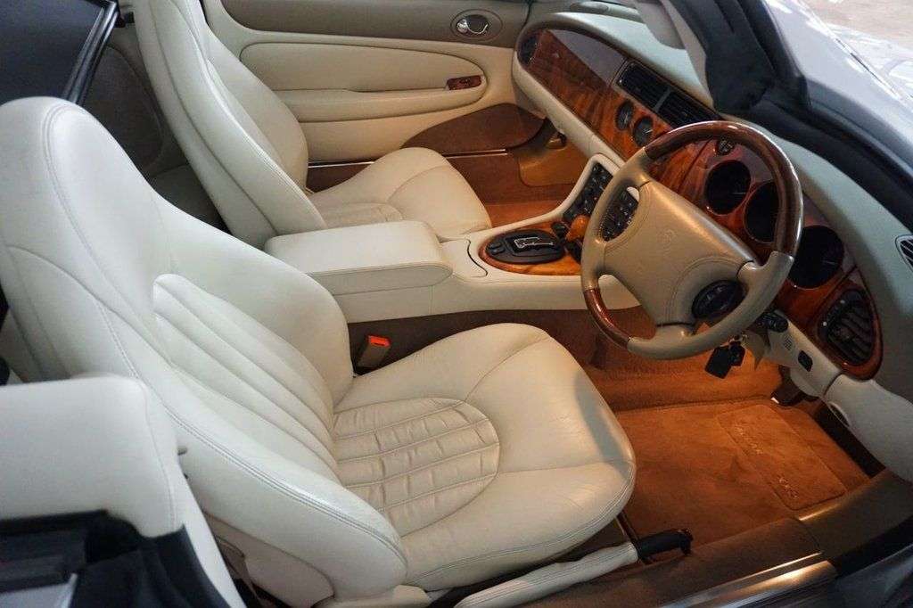 1998 JAGUAR XK8 1998 JAGUAR XK8