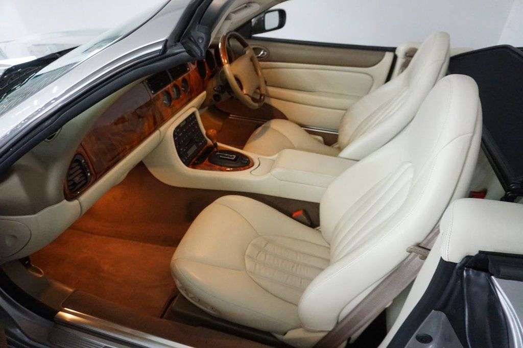 1998 JAGUAR XK8 1998 JAGUAR XK8