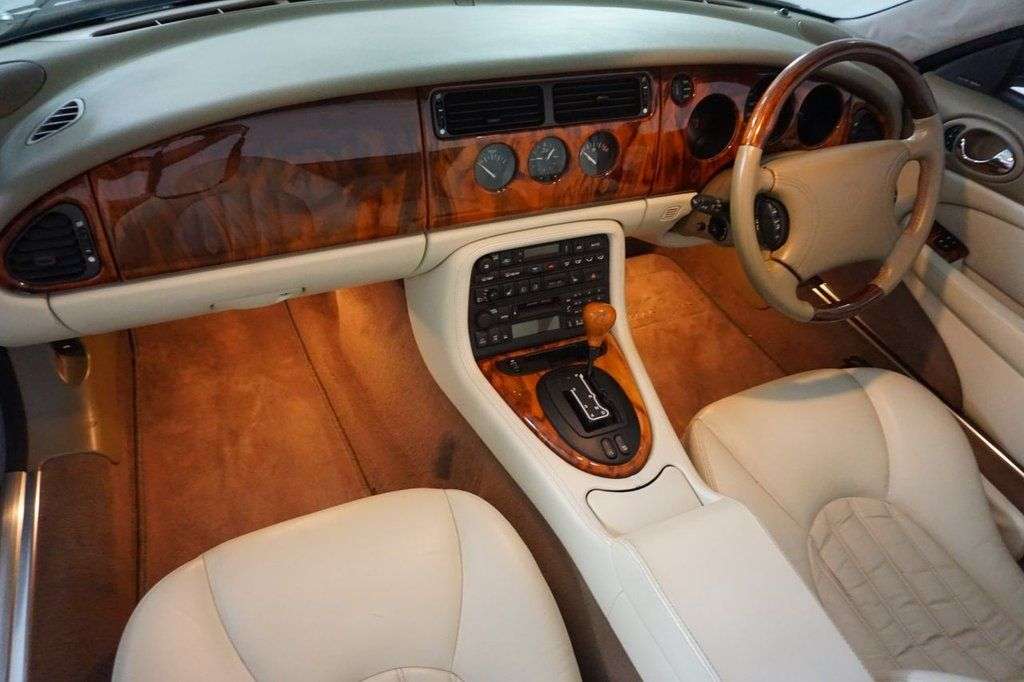 1998 JAGUAR XK8 1998 JAGUAR XK8