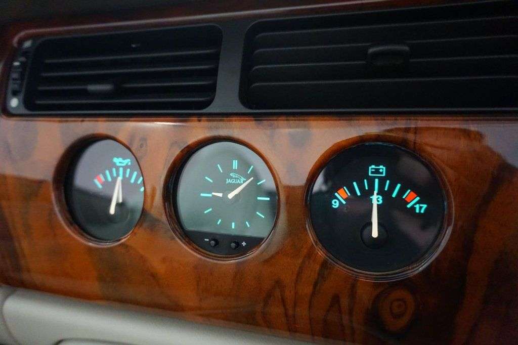 1998 JAGUAR XK8 1998 JAGUAR XK8