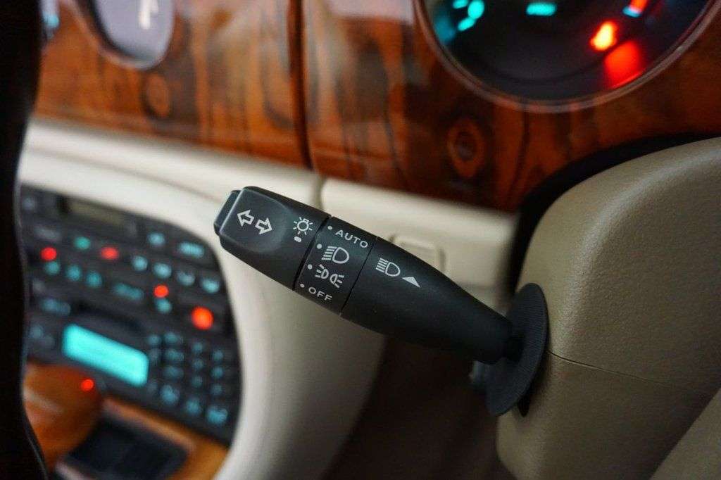 1998 JAGUAR XK8 1998 JAGUAR XK8