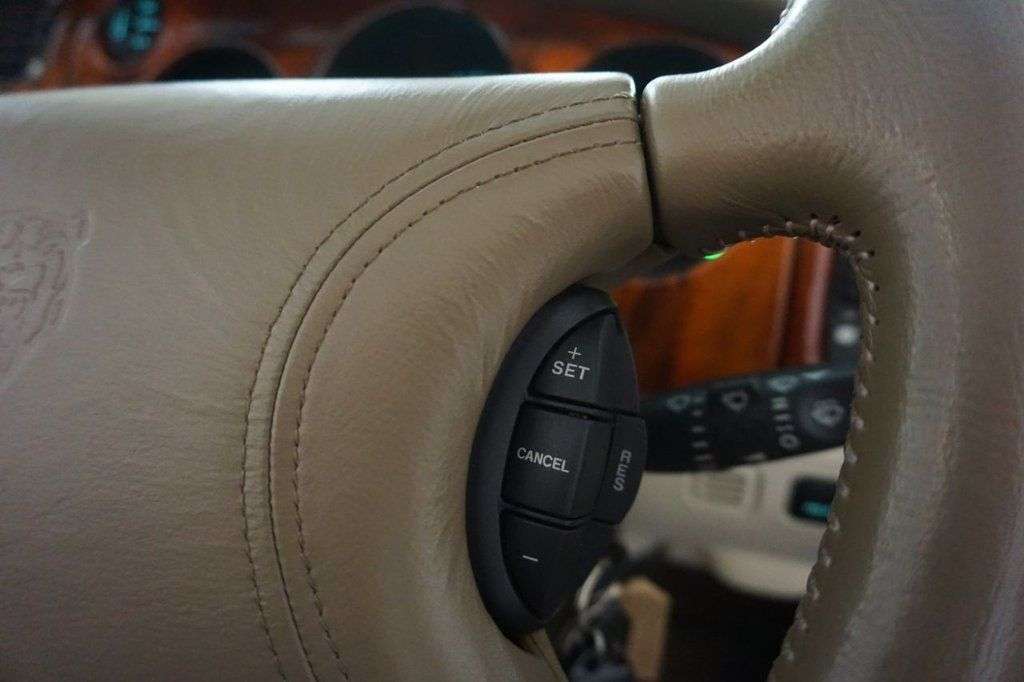 1998 JAGUAR XK8 1998 JAGUAR XK8