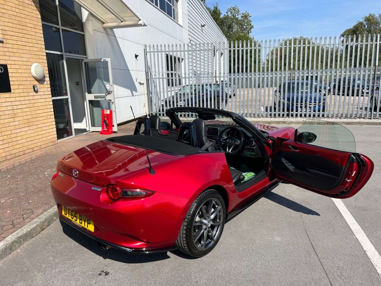 2016 MAZDA MX-5 2016 MAZDA MX-5