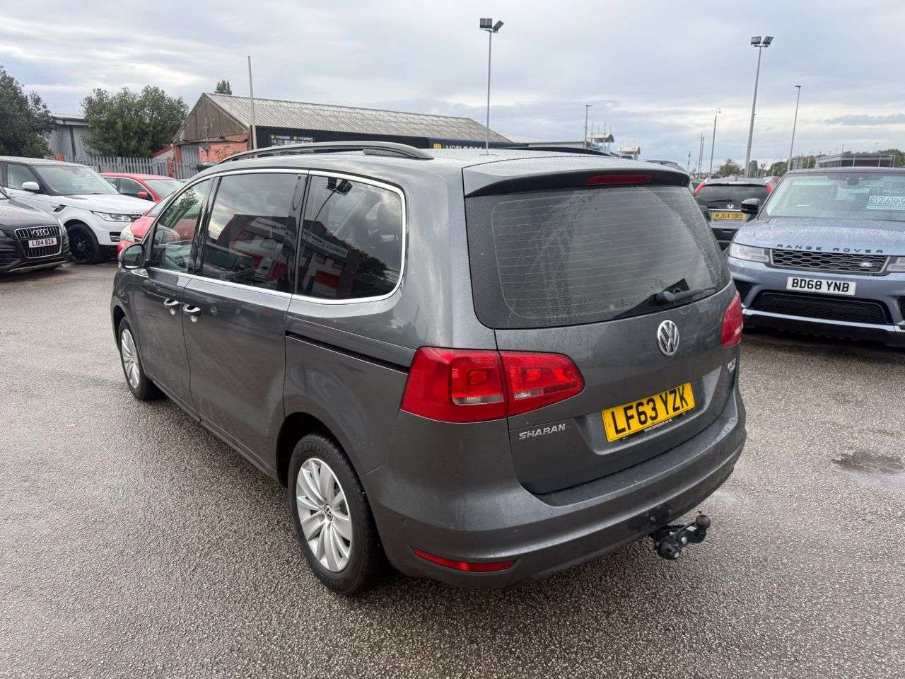 A 2013 VOLKSWAGEN SHARAN 2.0 TDI BlueMotion Tech SE MPV 5dr Diesel DSG Euro 5-7 SEATS-BLUETOOTH-CRUI A 2013 VOLKSWAGEN SHARAN 2.0 TDI BlueMotion Tech SE MPV 5dr Diesel DSG Euro 5-7 SEATS-BLUETOOTH-CRUI