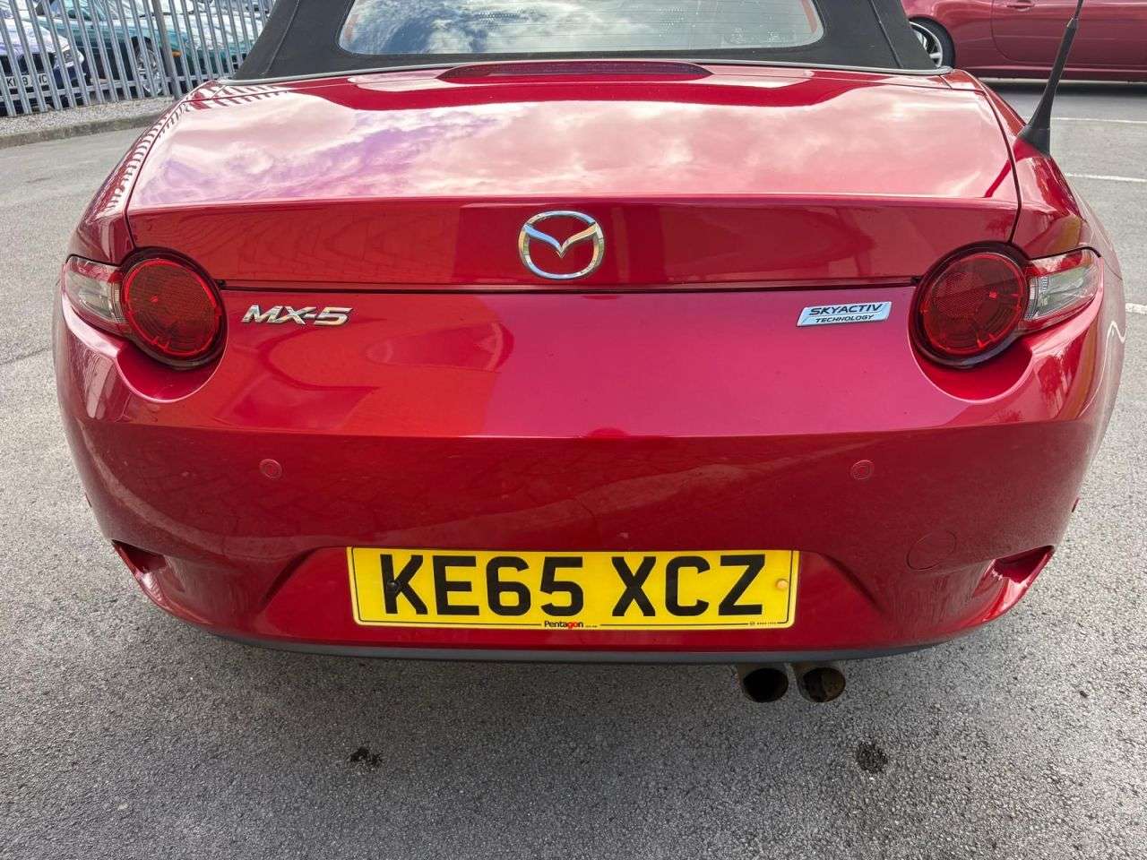 A 2015 MAZDA MX-5 2.0 SKYACTIV-G Sport Nav Convertible 2dr Petrol Manual Euro 6 (160 ps)-Supe A 2015 MAZDA MX-5 2.0 SKYACTIV-G Sport Nav Convertible 2dr Petrol Manual Euro 6 (160 ps)-Supe