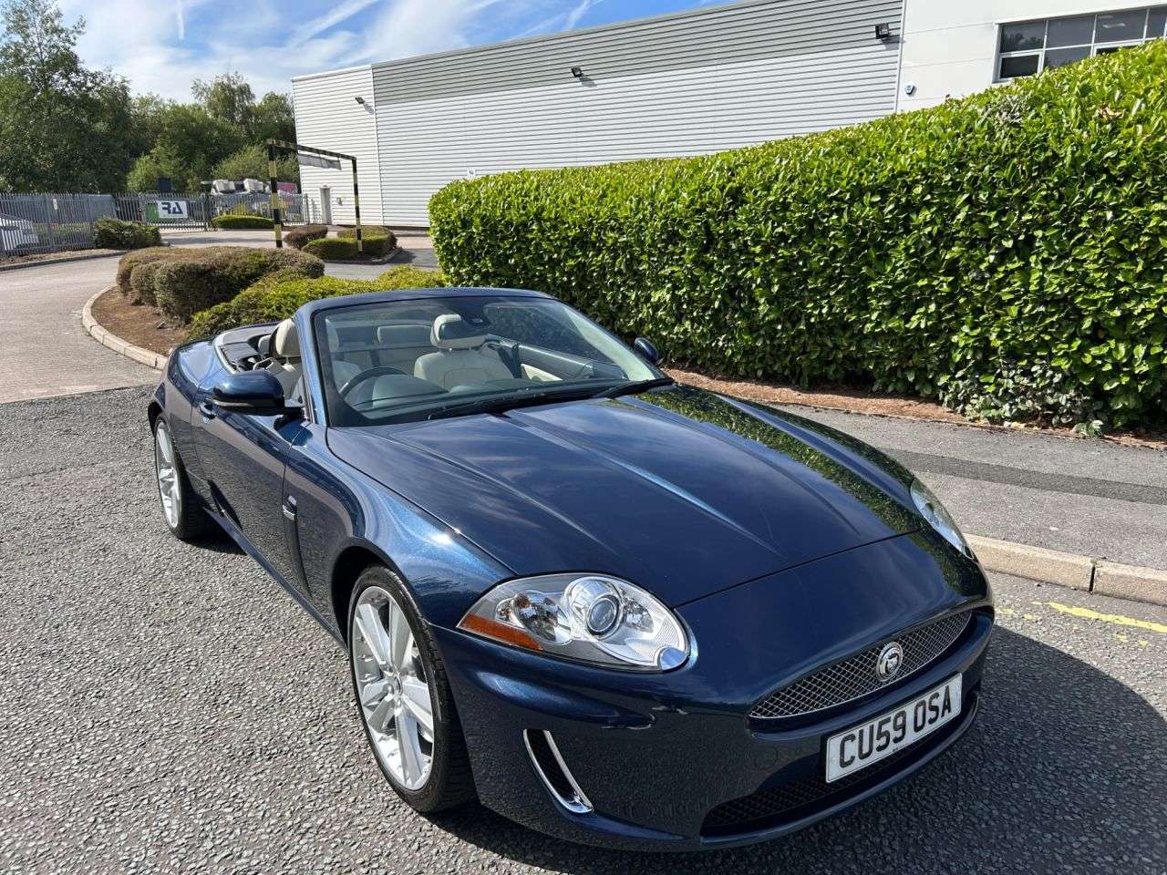 A 2009 JAGUAR XK 5.0 V8 Portfolio Convertible 2dr Petrol Auto Euro 5 (385 ps)-Fantastic Low A 2009 JAGUAR XK 5.0 V8 Portfolio Convertible 2dr Petrol Auto Euro 5 (385 ps)-Fantastic Low