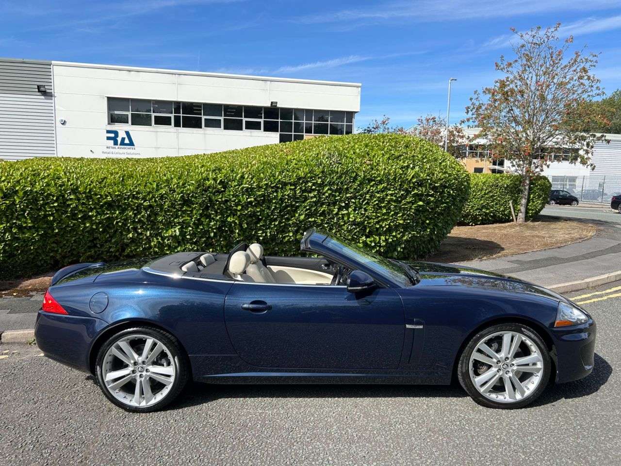 A 2009 JAGUAR XK 5.0 V8 Portfolio Convertible 2dr Petrol Auto Euro 5 (385 ps)-Fantastic Low A 2009 JAGUAR XK 5.0 V8 Portfolio Convertible 2dr Petrol Auto Euro 5 (385 ps)-Fantastic Low