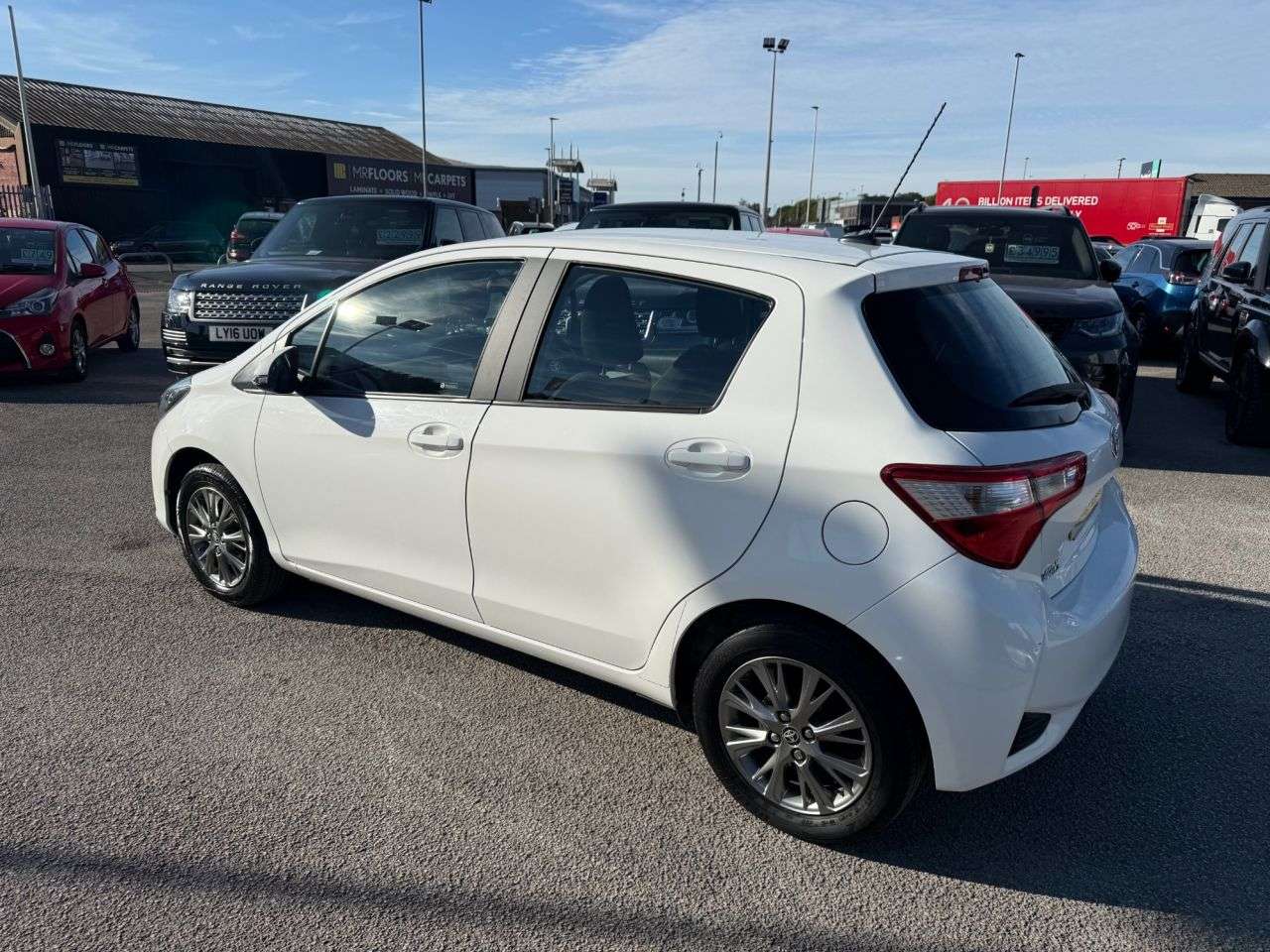 A 2018 TOYOTA YARIS 1.5 VVT-i Icon Hatchback 5dr Petrol Manual Euro 6-2 OWNER CAR-BLUETOOTH-CRU A 2018 TOYOTA YARIS 1.5 VVT-i Icon Hatchback 5dr Petrol Manual Euro 6-2 OWNER CAR-BLUETOOTH-CRU