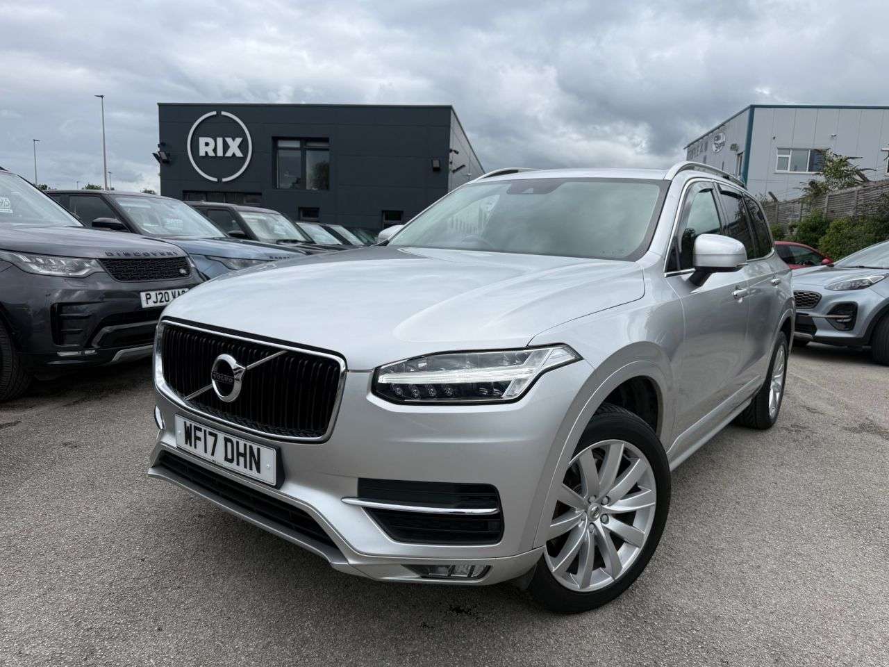 A 2017 VOLVO XC90 2.0 D5 PowerPulse Momentum SUV 5dr Diesel Auto 4WD Euro 6-HEATED BLACK LEAT A 2017 VOLVO XC90 2.0 D5 PowerPulse Momentum SUV 5dr Diesel Auto 4WD Euro 6-HEATED BLACK LEAT