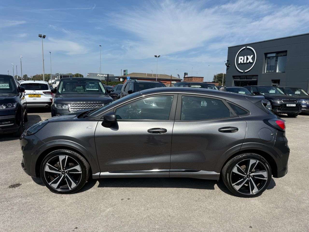 A 2022 FORD PUMA 1.0T EcoBoost MHEV ST-Line SUV 5dr Petrol Hybrid Manual Euro 6 (s/s) (125 p A 2022 FORD PUMA 1.0T EcoBoost MHEV ST-Line SUV 5dr Petrol Hybrid Manual Euro 6 (s/s) (125 p