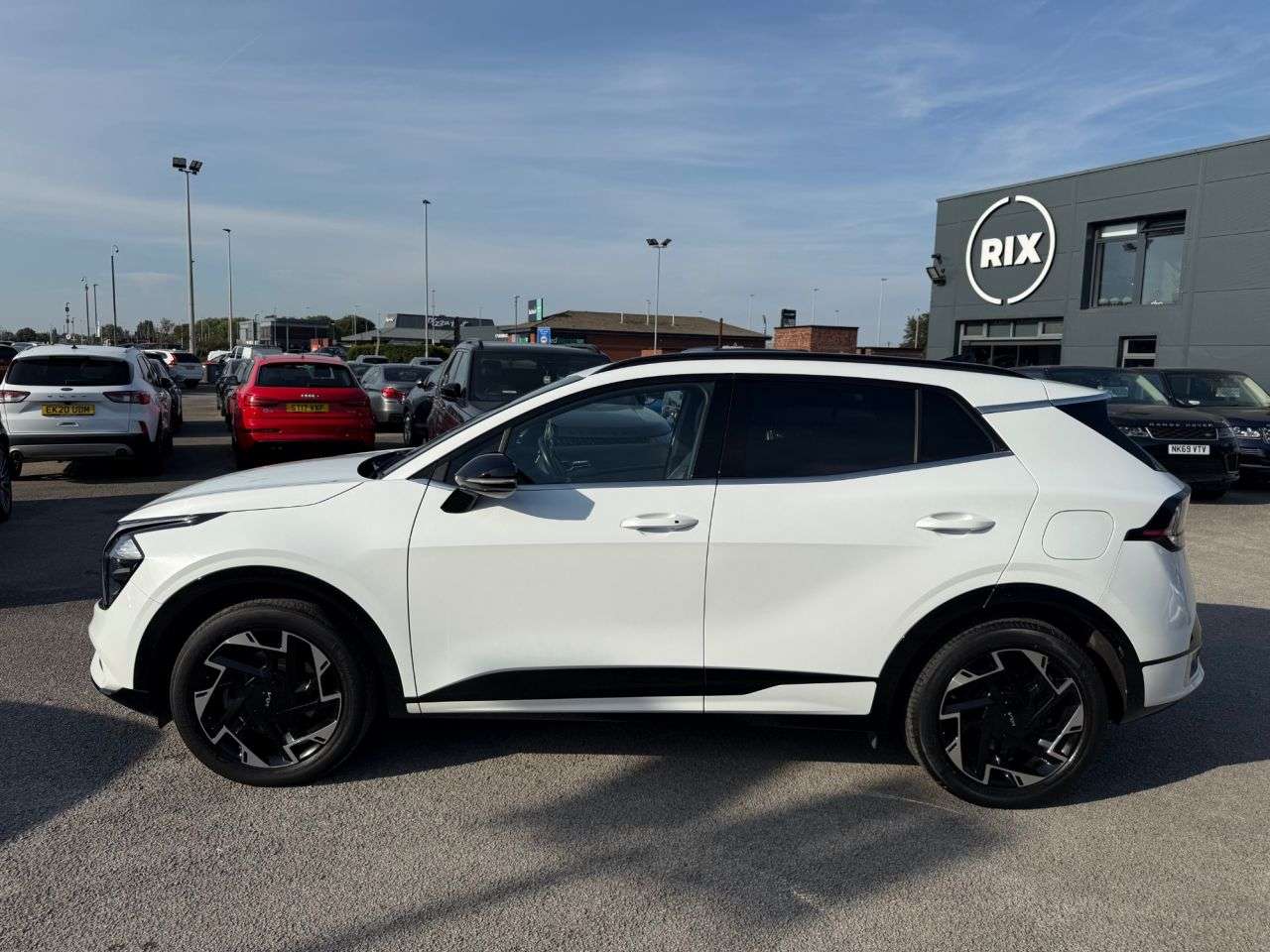 A 2023 KIA SPORTAGE 1.6 T-GDi 13.8kWh GT-Line SUV 5dr Petrol Plug-in Hybrid Auto AWD Euro 6 (s/ A 2023 KIA SPORTAGE 1.6 T-GDi 13.8kWh GT-Line SUV 5dr Petrol Plug-in Hybrid Auto AWD Euro 6 (s/