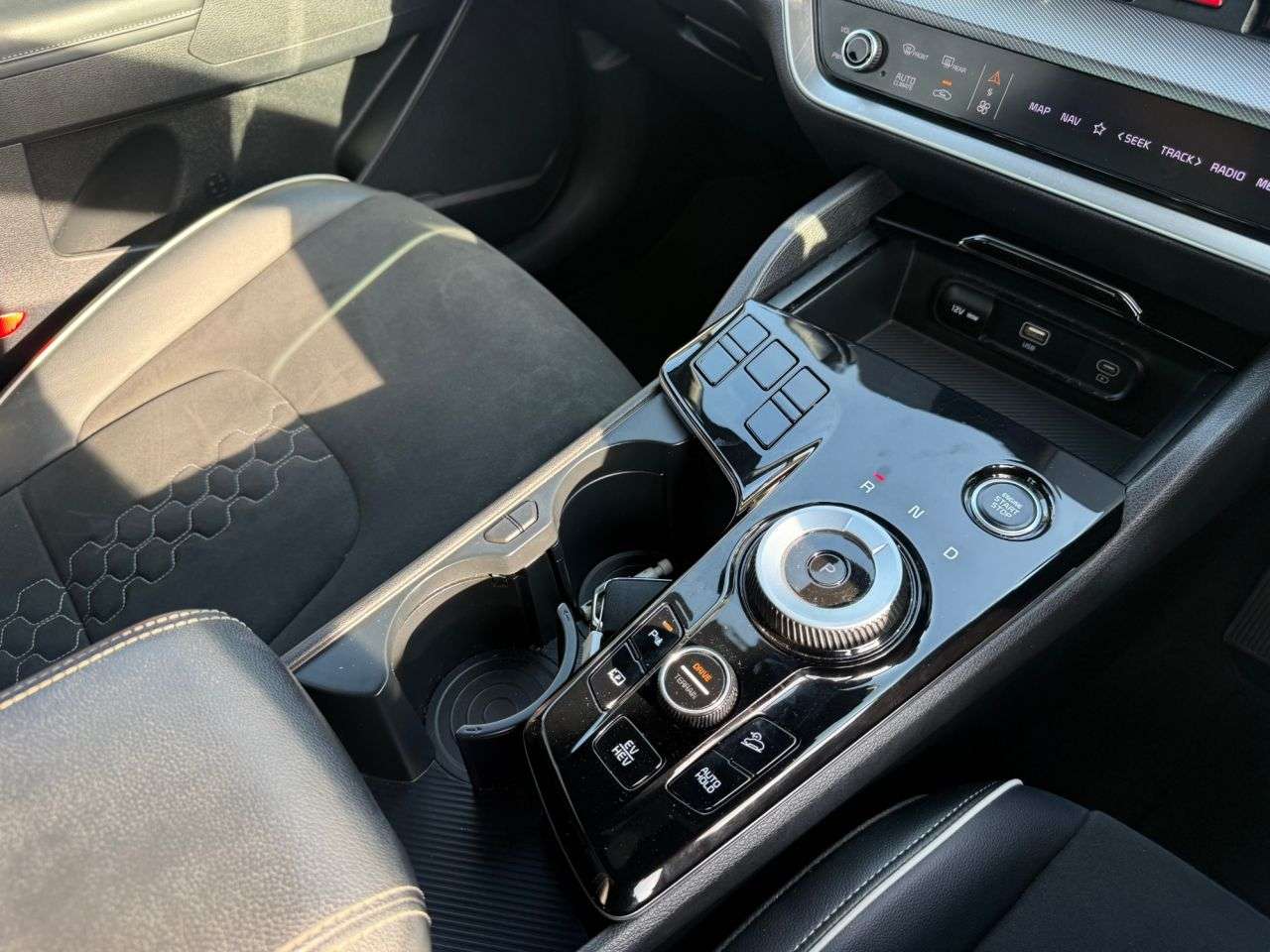 2023 KIA SPORTAGE 2023 KIA SPORTAGE