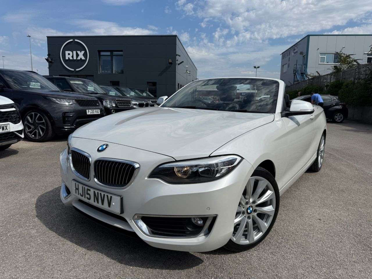 A 2015 BMW 2 SERIES 1.5 218i Luxury Convertible 2dr Petrol Auto Euro 6-2 FORMER KEEPERS FINISHE A 2015 BMW 2 SERIES 1.5 218i Luxury Convertible 2dr Petrol Auto Euro 6-2 FORMER KEEPERS FINISHE