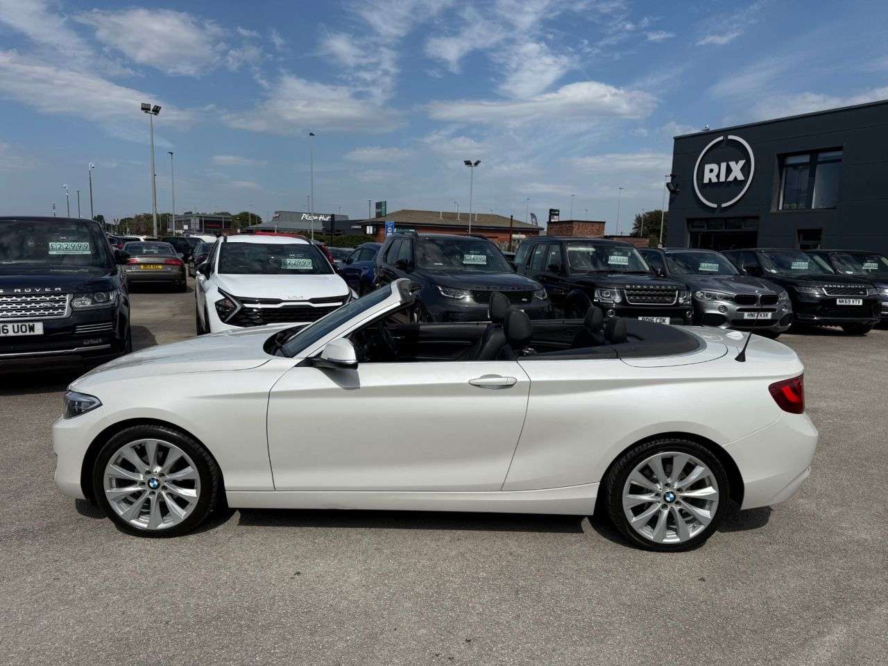 A 2015 BMW 2 SERIES 1.5 218i Luxury Convertible 2dr Petrol Auto Euro 6-2 FORMER KEEPERS FINISHE A 2015 BMW 2 SERIES 1.5 218i Luxury Convertible 2dr Petrol Auto Euro 6-2 FORMER KEEPERS FINISHE