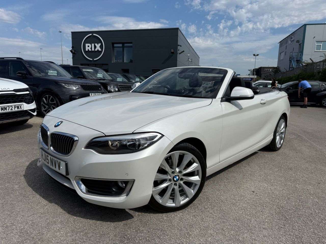 A 2015 BMW 2 SERIES 1.5 218i Luxury Convertible 2dr Petrol Auto Euro 6-2 FORMER KEEPERS FINISHE A 2015 BMW 2 SERIES 1.5 218i Luxury Convertible 2dr Petrol Auto Euro 6-2 FORMER KEEPERS FINISHE