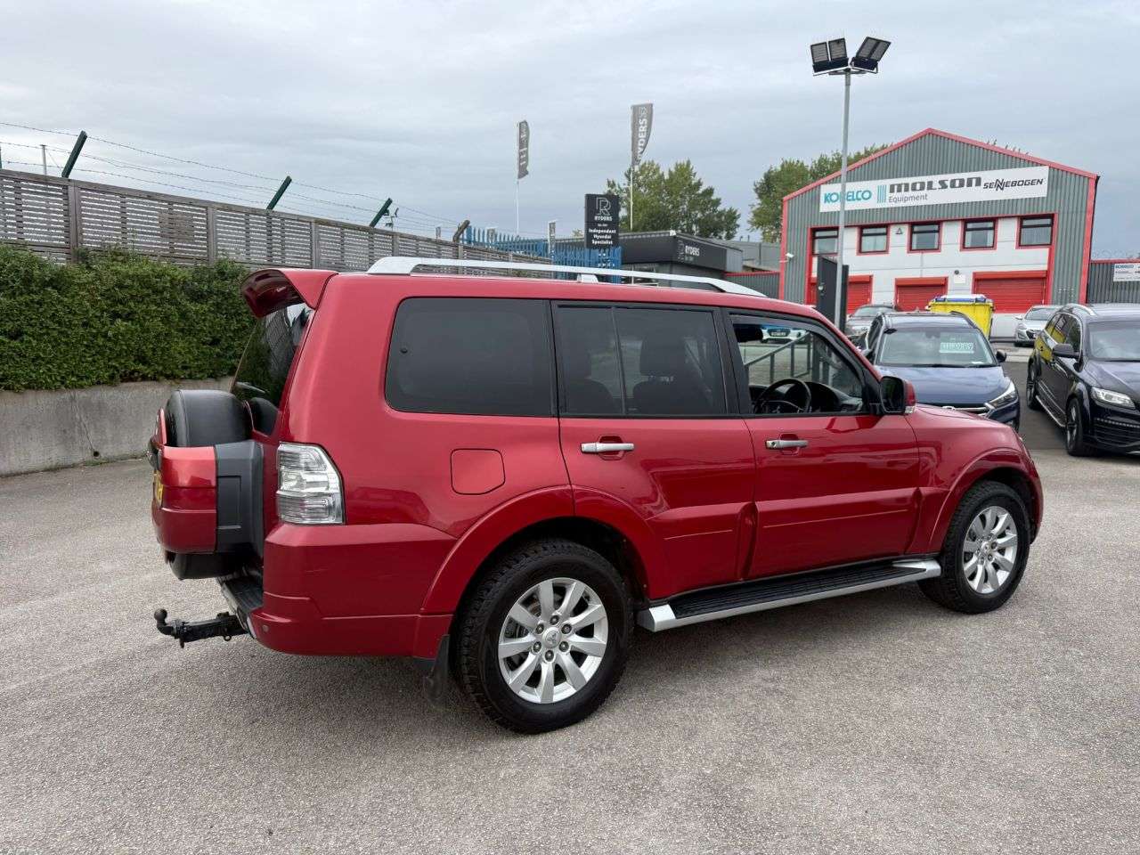 2011 MITSUBISHI SHOGUN 2011 MITSUBISHI SHOGUN