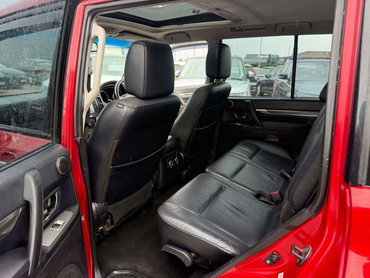 2011 MITSUBISHI SHOGUN 2011 MITSUBISHI SHOGUN