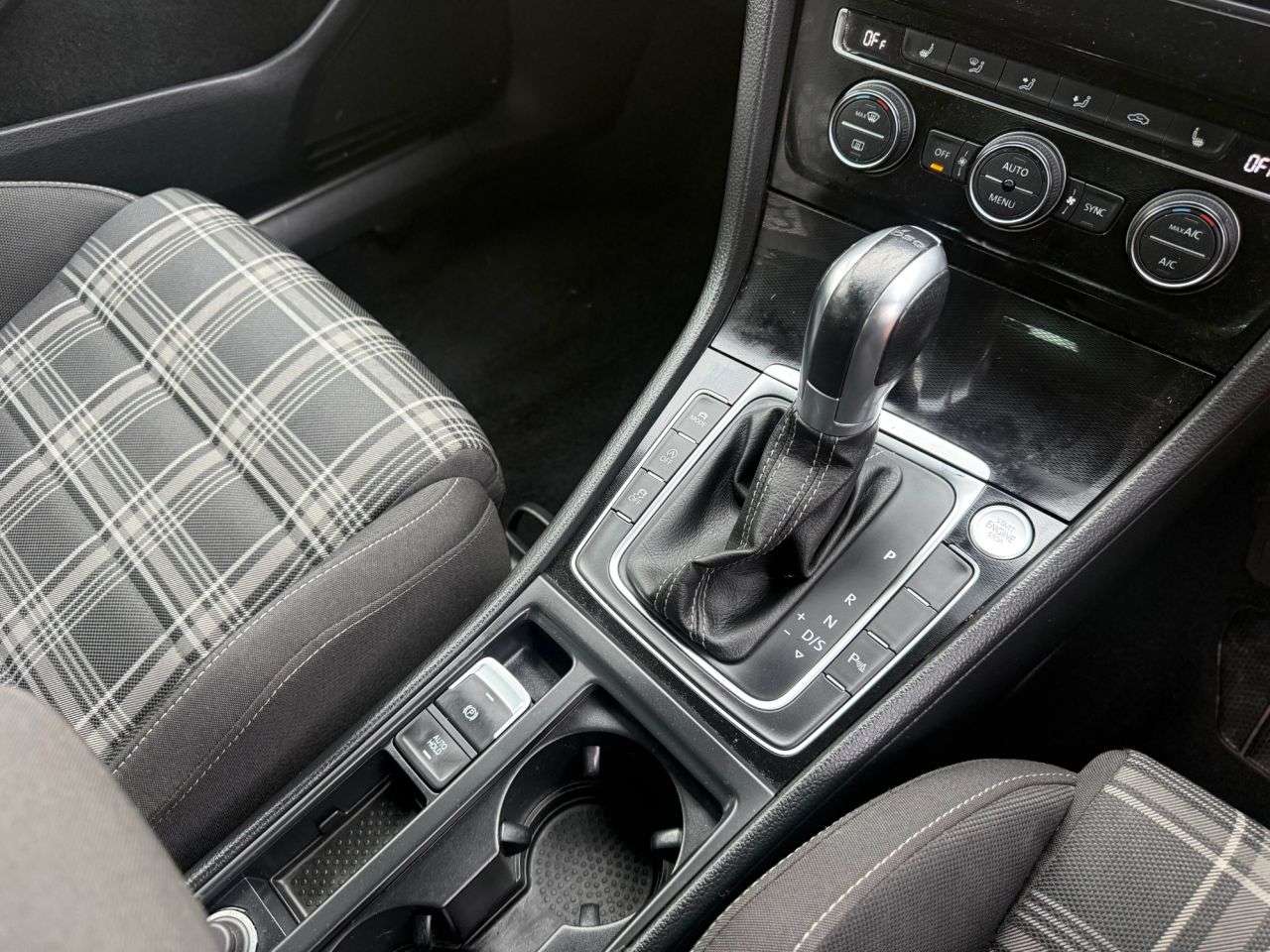 2016 VOLKSWAGEN GOLF 2016 VOLKSWAGEN GOLF