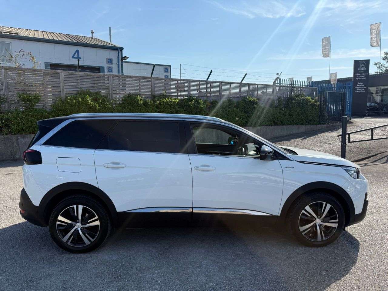 2018 PEUGEOT 5008 2018 PEUGEOT 5008
